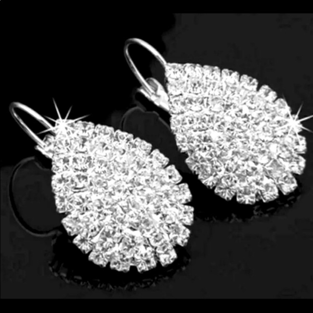 New! Exquisite 925 Silver Water drop White Sapphire Earrings. - Picture 2 of 4